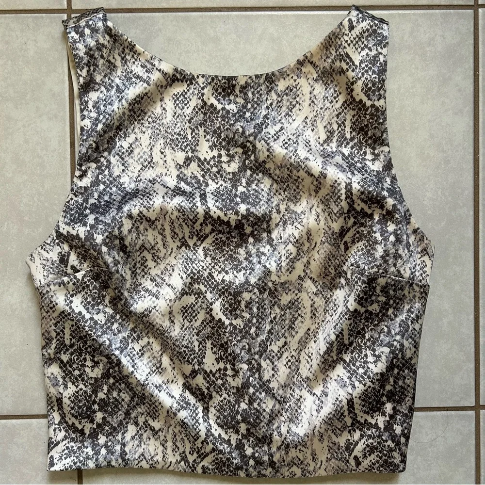Abercrombie & Fitch Satin Sculpt Shell Top (Snakeskin) - Picture 2 of 8